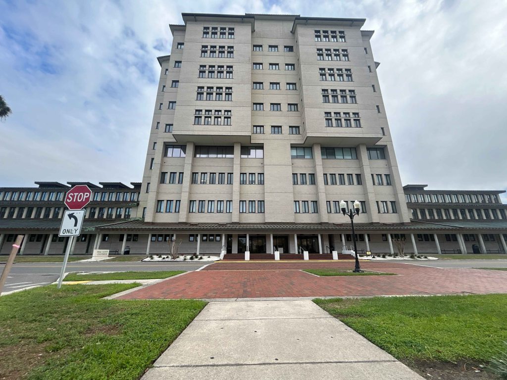 View of the Polk County Courthouse at255 N. Broadway Avenue, Bartow, FL 33830 - Legal center for Bartow probate attorney services and Florida estate filings. Florida probate law group facilitates Summary Estate Administrations for flat fees securing court orders from Bartow Probate Judges that work in this courthouse.