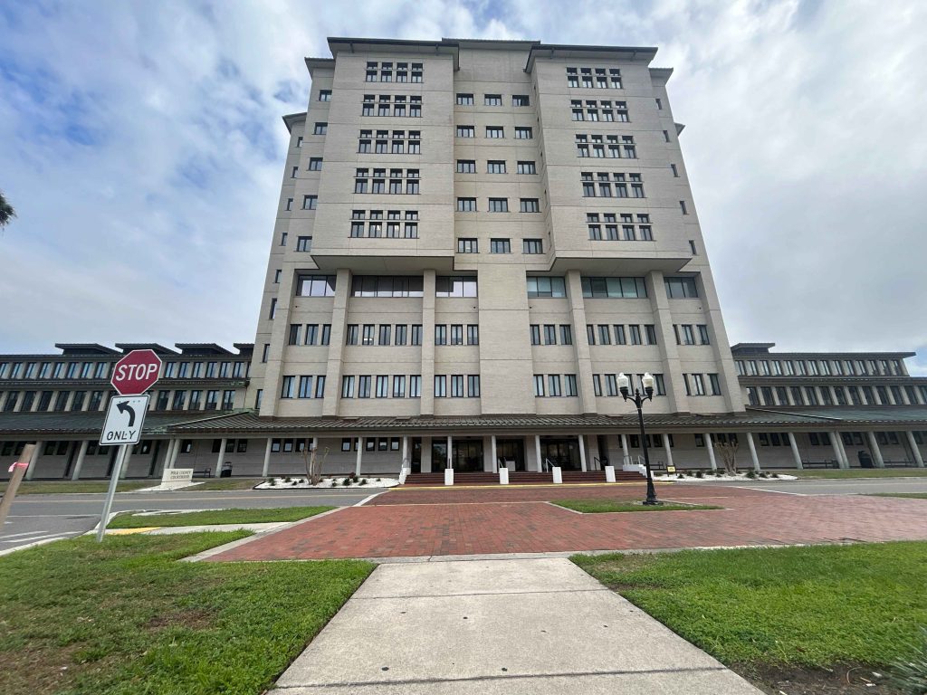 View of the Polk County Courthouse at 225 N Broadway Ave - Legal center for Bartow probate attorney services and Florida estate filings by flat fee florida probate lawyers